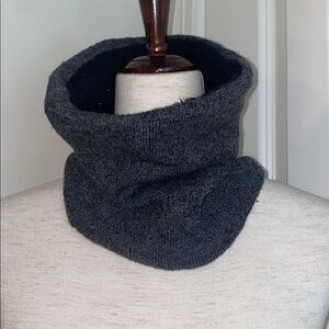 Heat Holders, Woman’s Thermal Neck Gaitor Neck Warmer.